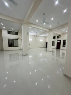 Prime 3000 Sqft Commercial Hall / Office Space In Ghauri Town Phase-3 0