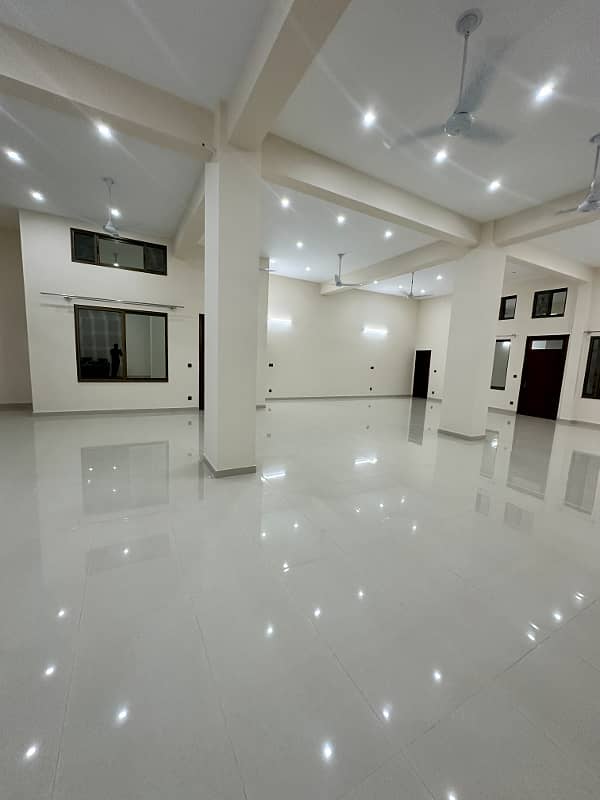 Prime 3000 Sqft Commercial Hall / Office Space In Ghauri Town Phase-3 6