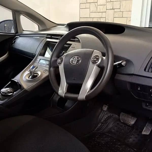 Toyota Prius 2014 9