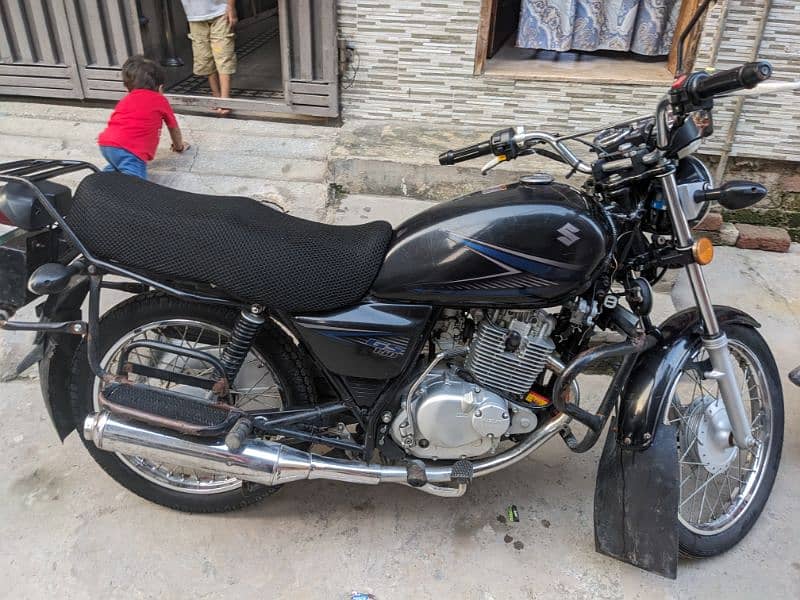 Suzuki 150 Good Condition 10/10 6