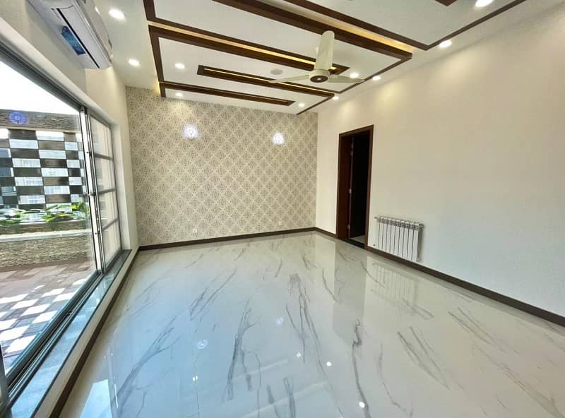 1 Kanal Out Class Stylish Luxury House For Rent In DHA Phase 4,Block GG, Reasonable Price And Suitable Location Pakistan Punjab Lahore. 1