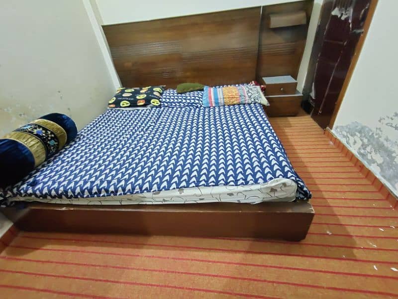 King size bed for sale 1