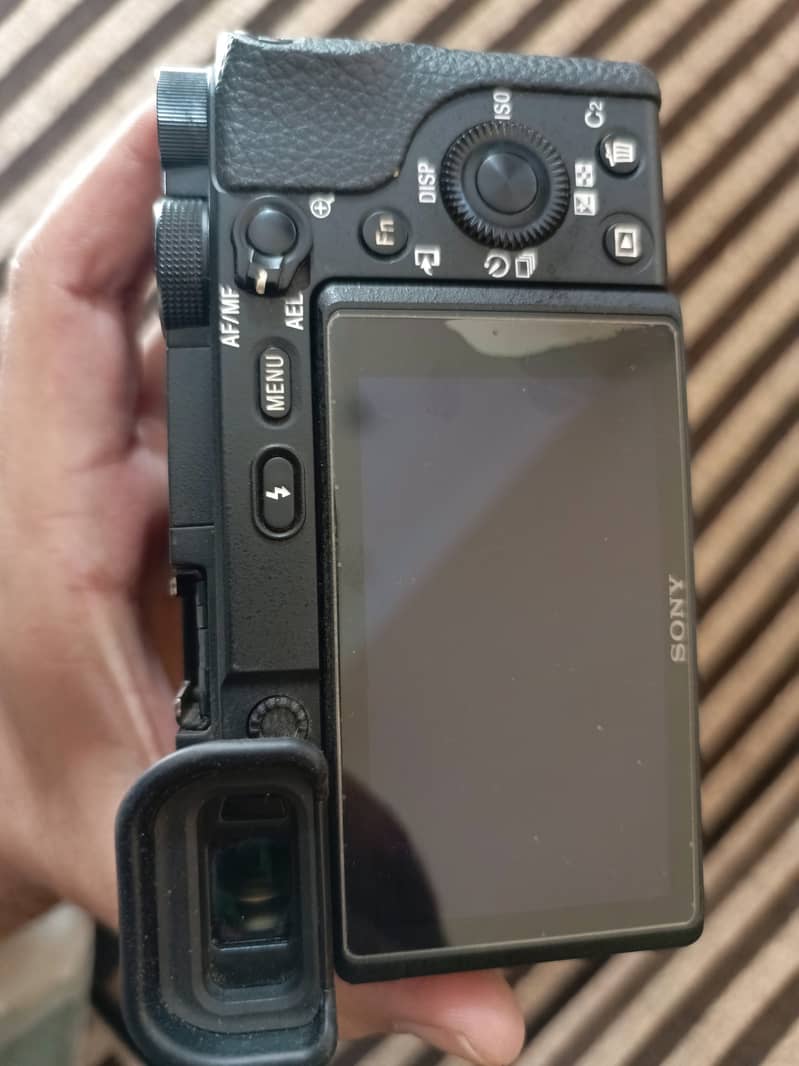 Sony a6400 with 16-50mm oss 11