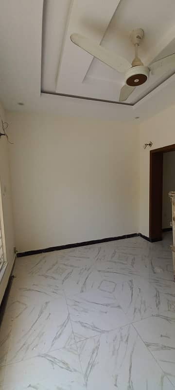 5 MARLA HOUSE FOR RENT 11