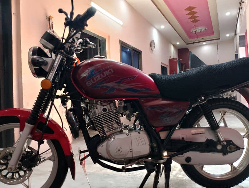 Suzuki GS SE 150 1