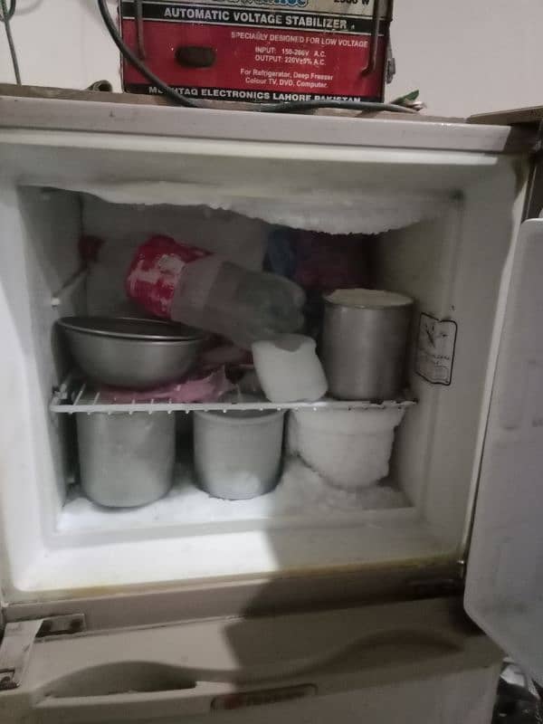 Medium Fridge for sale 6