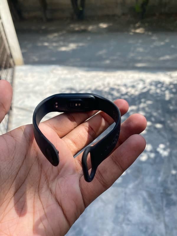 Smart watch ( XIAOMI BAND 6 ) 1