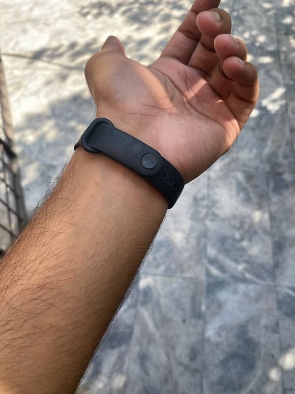 Smart watch ( XIAOMI BAND 6 ) 3