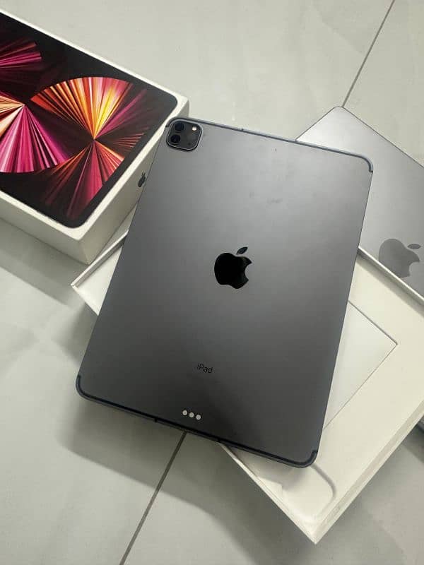 Apple IPad pro 3rd Gen 2022 M1 chip 1