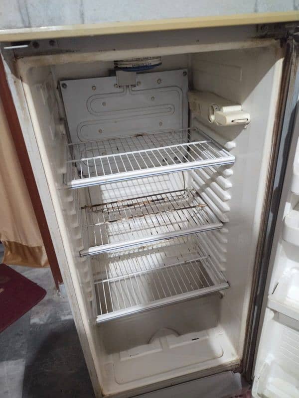 fridge for urgent sale 5