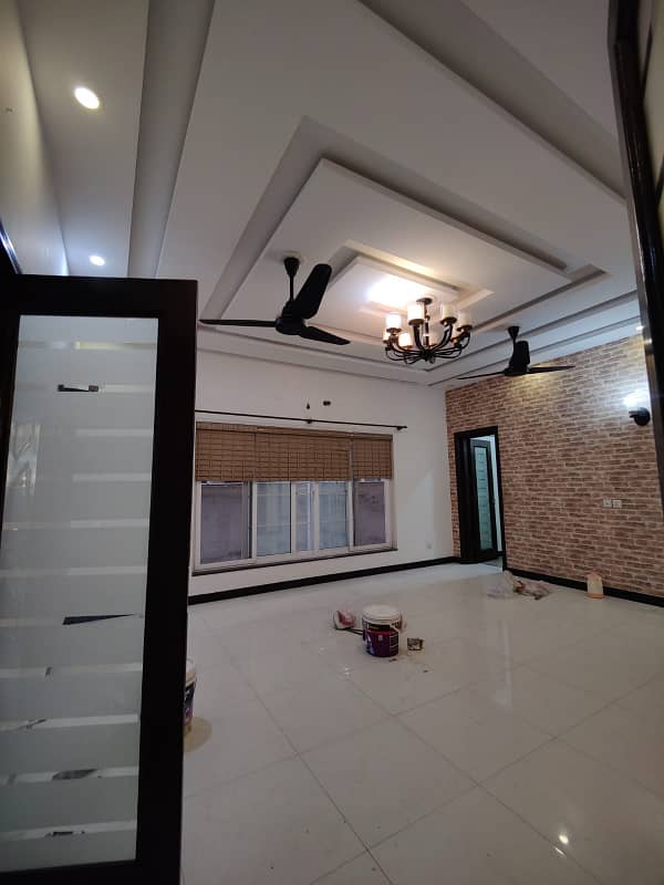 10 Marla house with solar and Gass available for rent in bahria enclave Islamabad 4