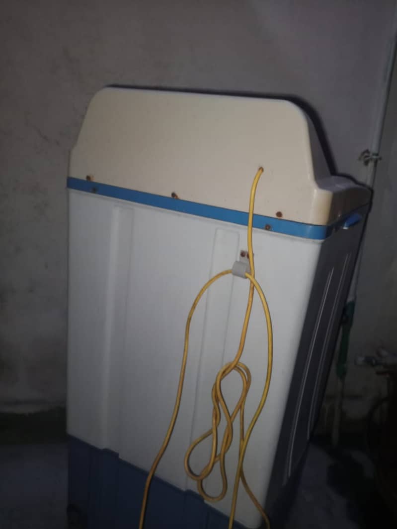 Rarely used spin dryer plastic body 3