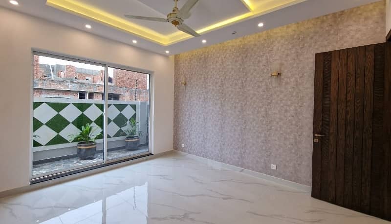 1 Kanal Prime Location Full House For Rent In DHA Phase 4,Block GG, Reasonable Price And Suitable Location Pakistan Punjab Lahore. 9