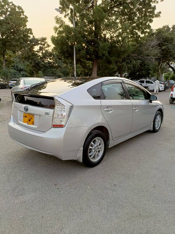 Toyota Prius 2011 5