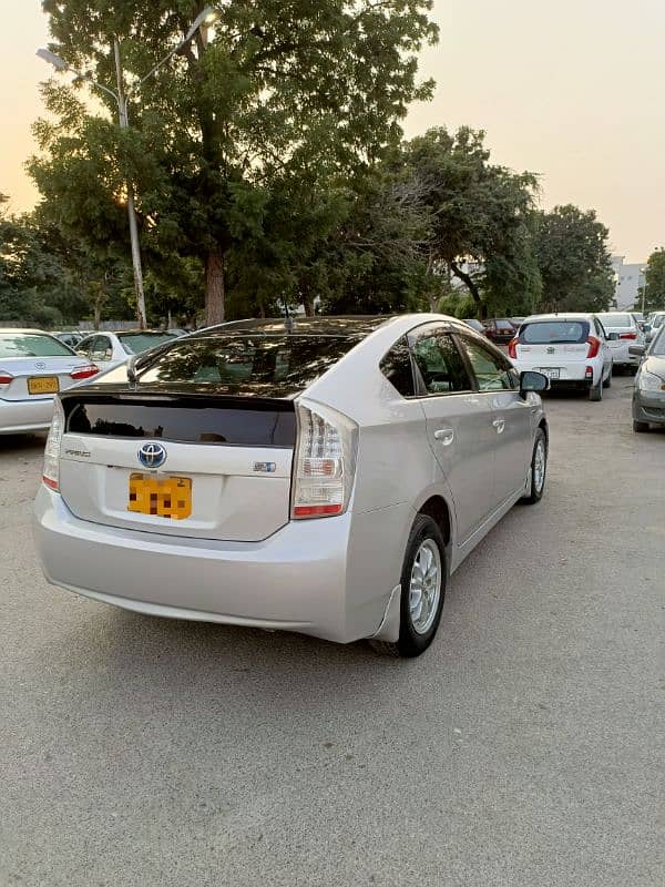 Toyota Prius 2011 9