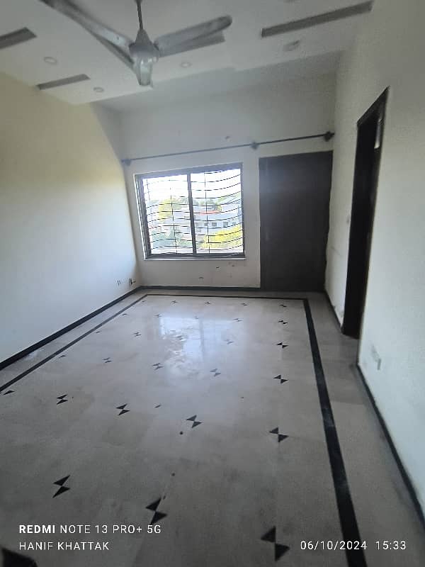 Affordable Upper Portion For rent In G-10 6