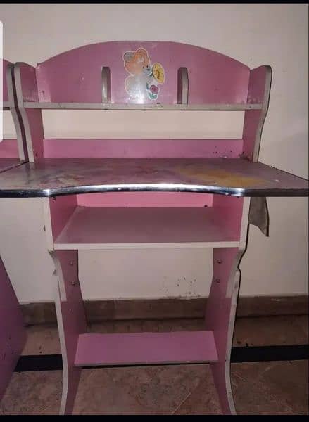 Study Table for Girls. . . . . Best Deal 1