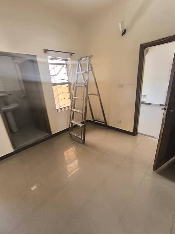 Aesthetic Upper Portion Of 1550 Square Feet For rent Is Available 12