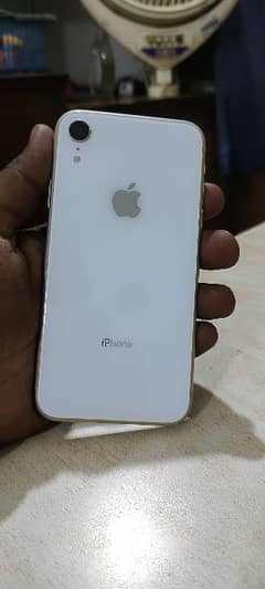 iphone XR.   64 GB