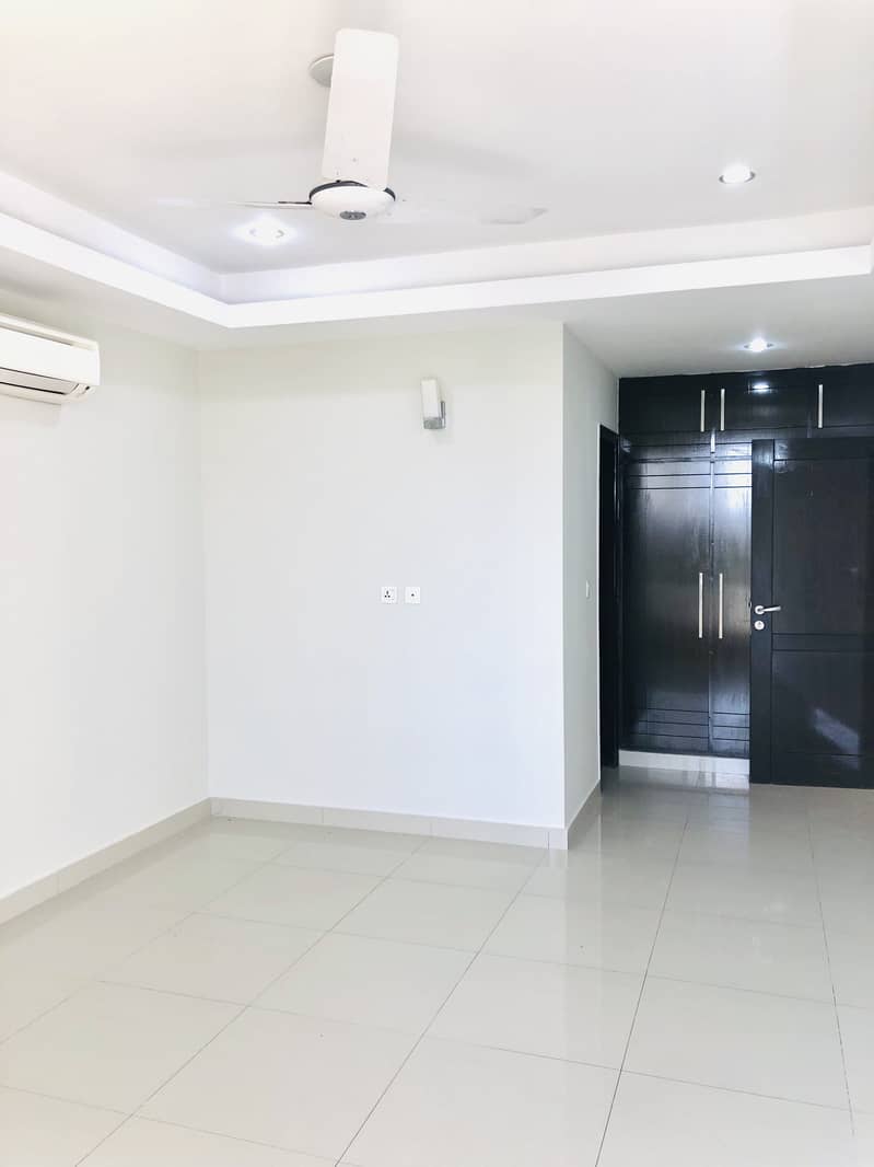 4 Bedrooms Furnished And Unfurnished Flat Available For Rent In Executive Heights F-11 Markaz 0