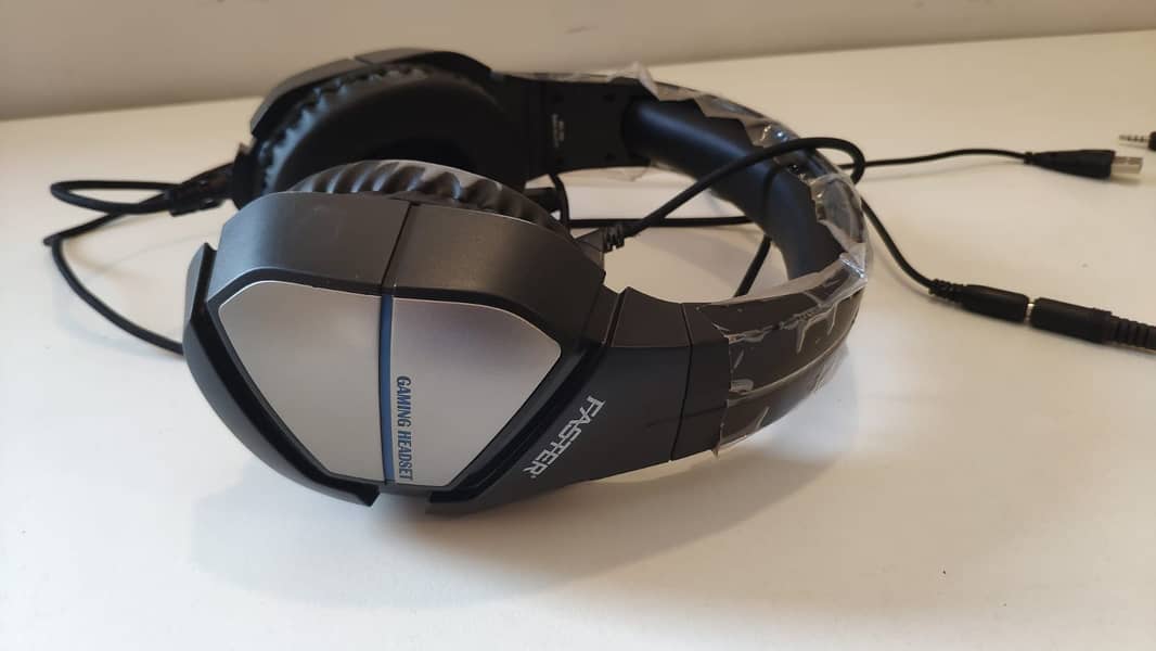 Faster BG 200 headset just 2 days used condition 10/10 2