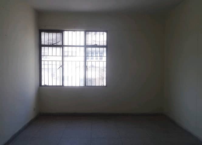 In G-9 Markaz 500 Square Feet Flat For rent 3