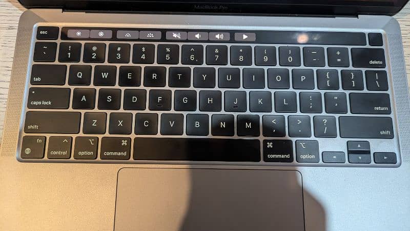 Macbook Pro M1 (2020), 8gb RAM, 256gb ROM 1