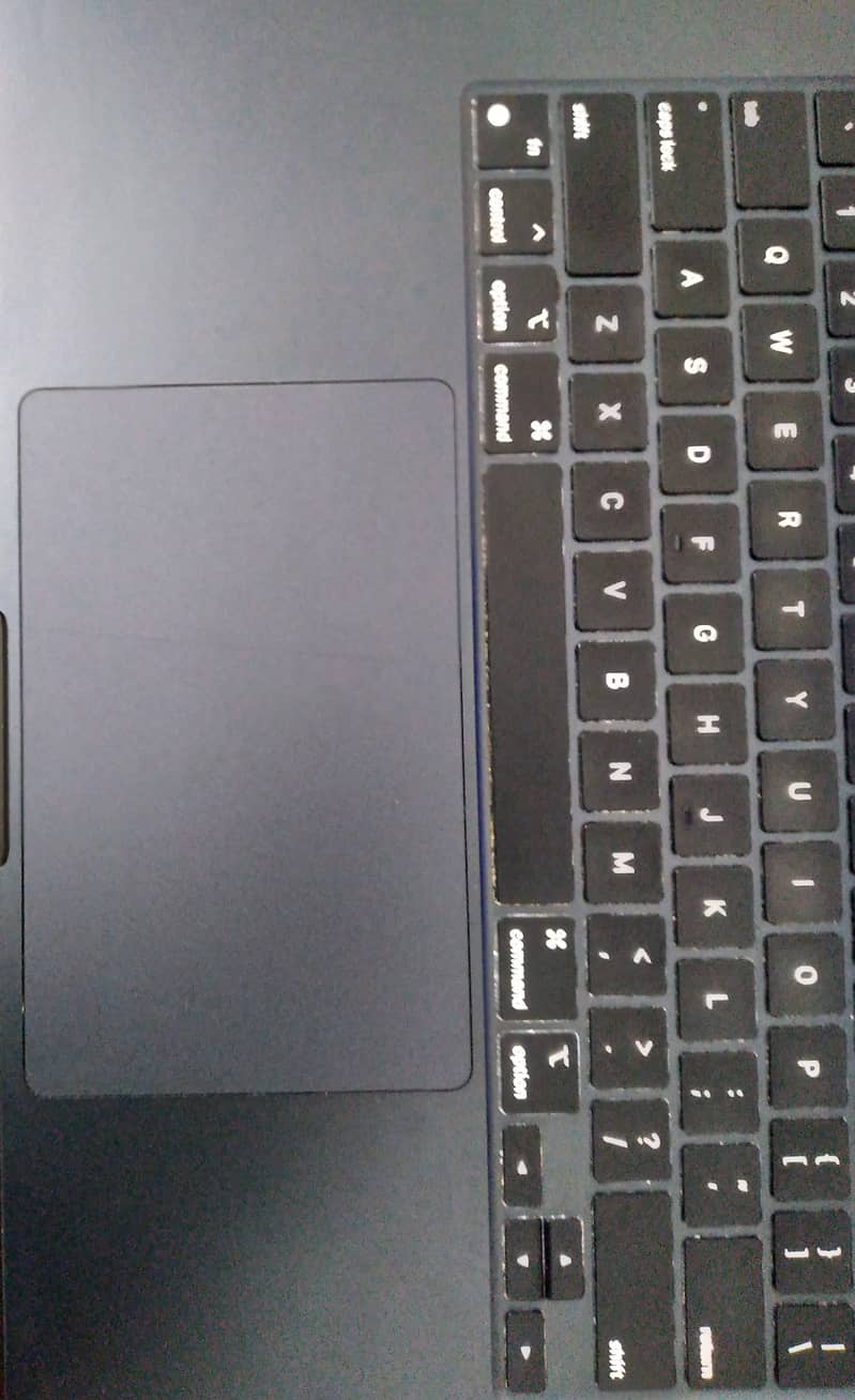 Macbook Air M2, 15" (8/256). 5