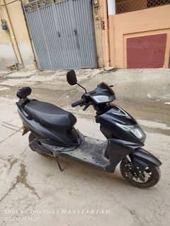 YJ Future Azadi Electric Scooty In Great Condition (Very Smooth Drive)