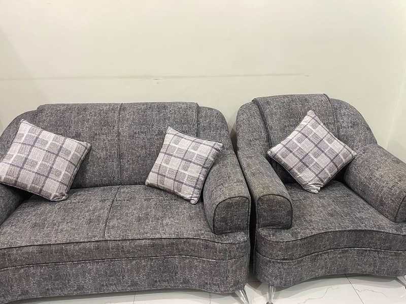 Sofa Set For sale//7 Seater Sofa//Luxury Sofa Set//good condition 1