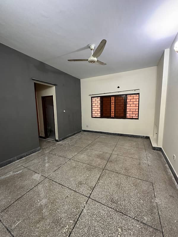 UPPER PROSHAN FOR RENT LOCATION CHAKLALA SCHEME III 1