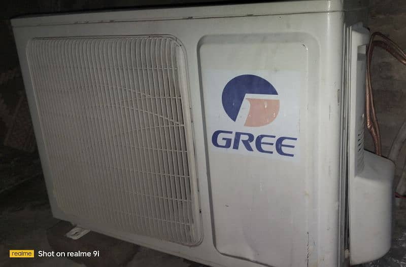 Gree ac 1.5 ton clock model 4