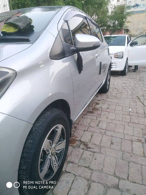 Toyota Vitz 2013 Like New 6