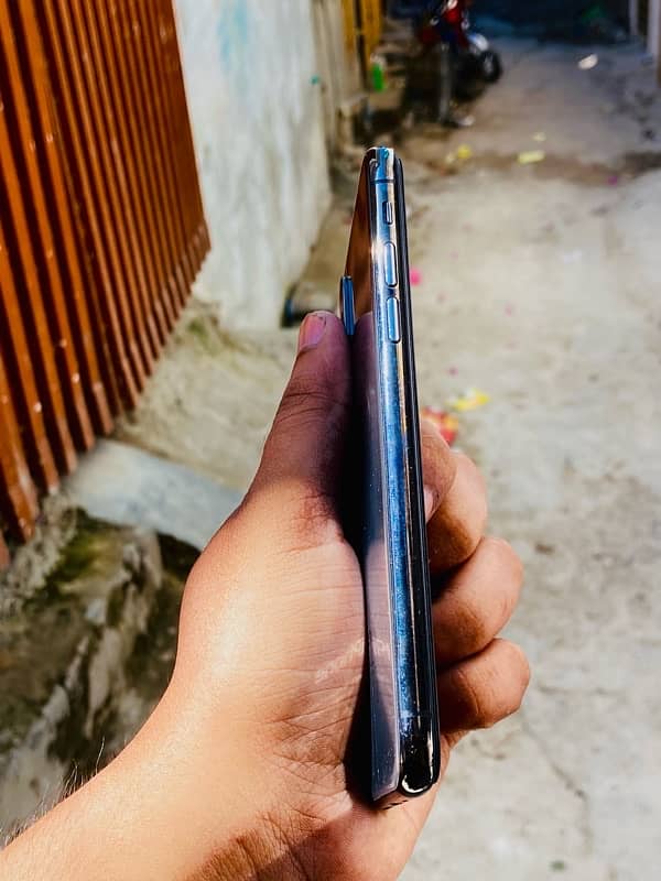 iPhone XS 100% Waterpack 7