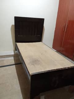 Single bed for sale 4000 0