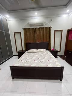 Bed set For Sale//wooden bedset/double bed//king size bed/2 single bed