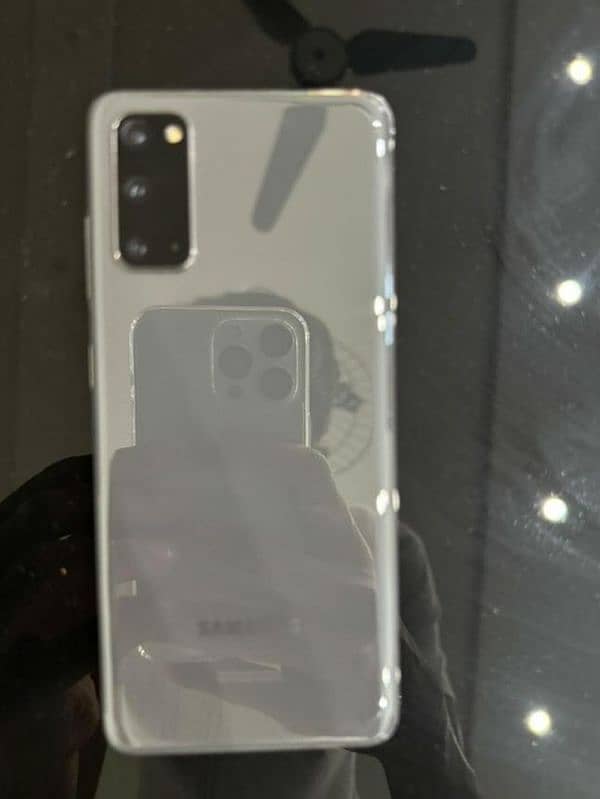 12 ram 128 gb Samsung s20  front camera not work all ok pta aproove 0