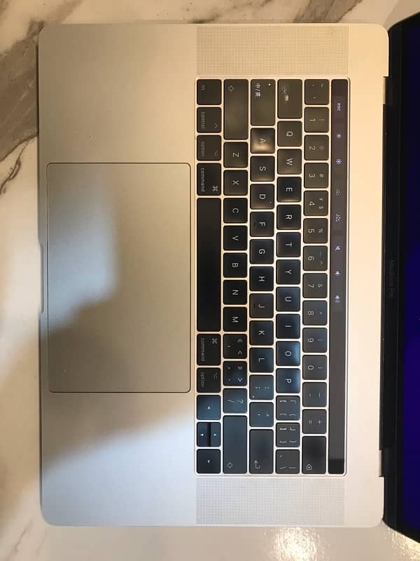 Apple Macbook pro 2016.15 inch for sale 5