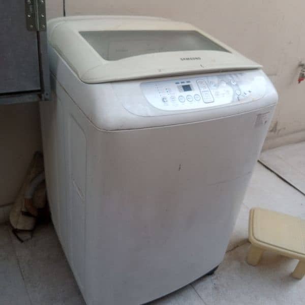 I am selling my automatic waching machine 3