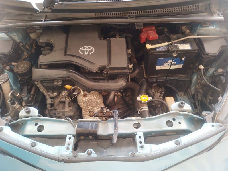 Toyota Vitz 2017 5