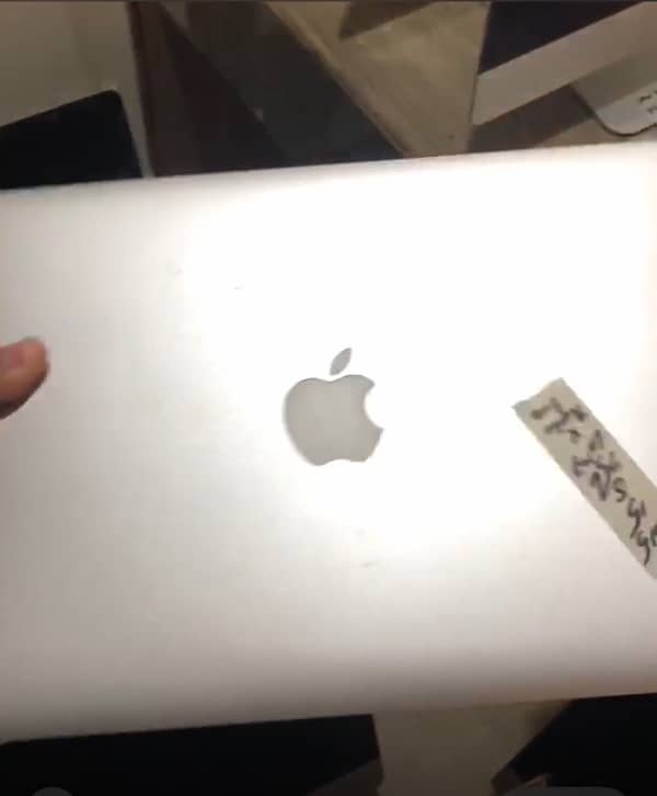 MacBook 2015 pro scratch less mint condition Available in stoke 3