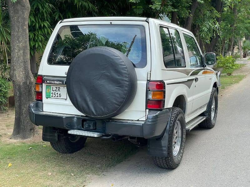 Mitsubishi Pajero 1995 5