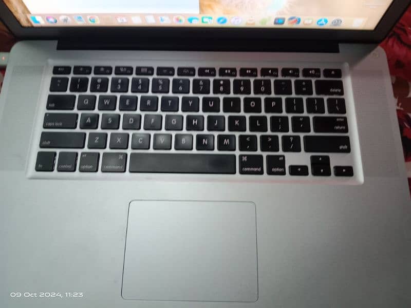 MacBook Pro 0