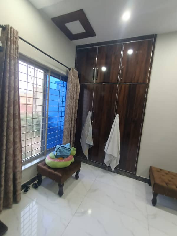 10 Marla upper portion for rent Lda avenue 1 M block 3