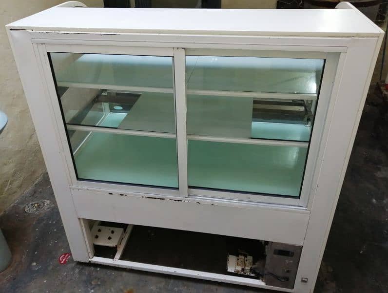 Display Counter with Heating System & Lighting System 3