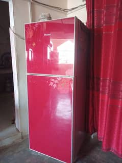 haier fridge in almost excellent condition 0