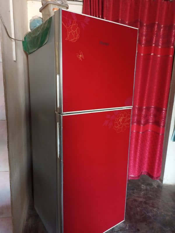 haier fridge in almost excellent condition 1