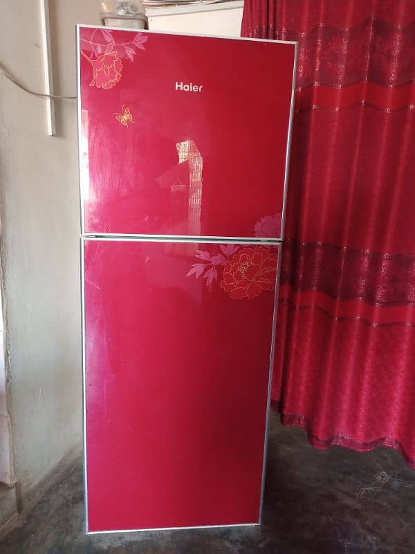 haier fridge in almost excellent condition 3