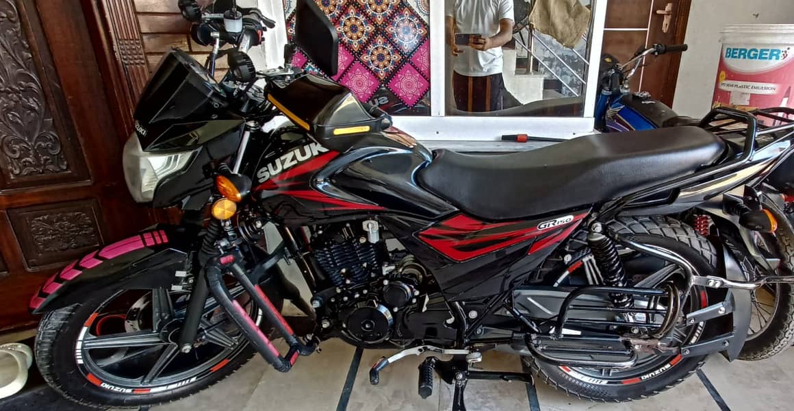 SUZUKI GR-150 (2022) MODEL (Black Color) 1