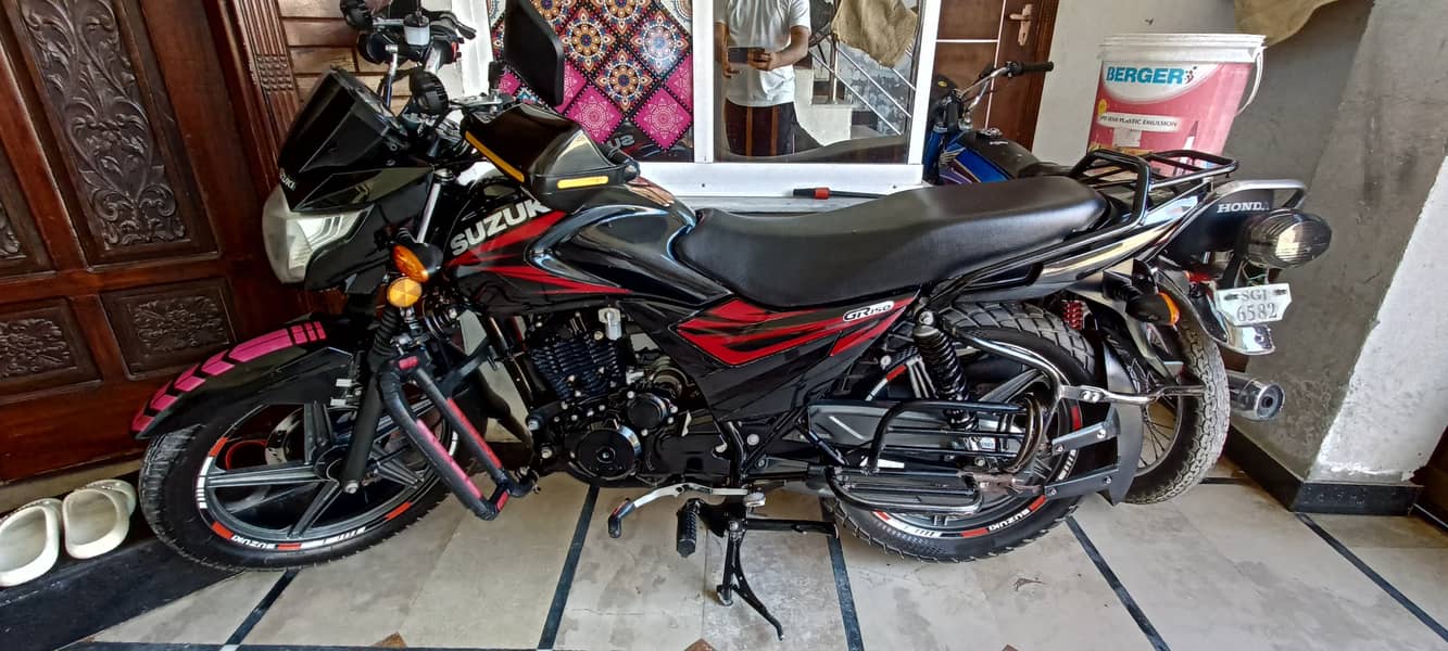 SUZUKI GR-150 (2022) MODEL (Black Color) 2